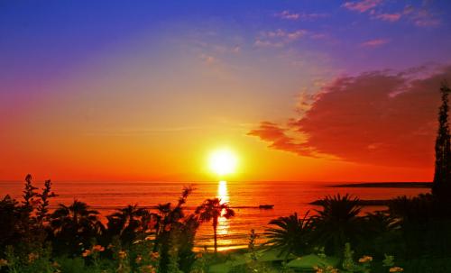 1378996395_pahpos-sunset