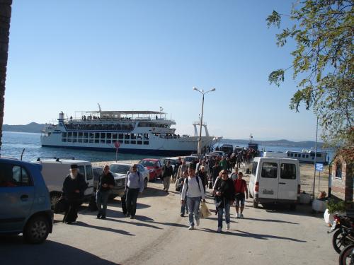 1351674871_greece231